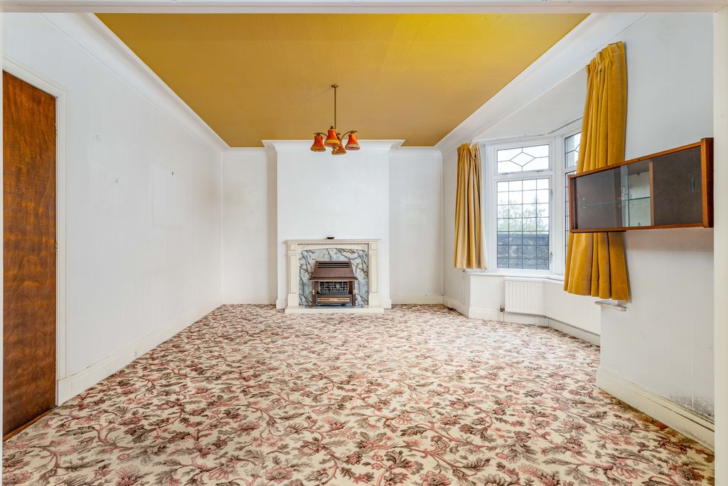 Higher Park Royd Drive